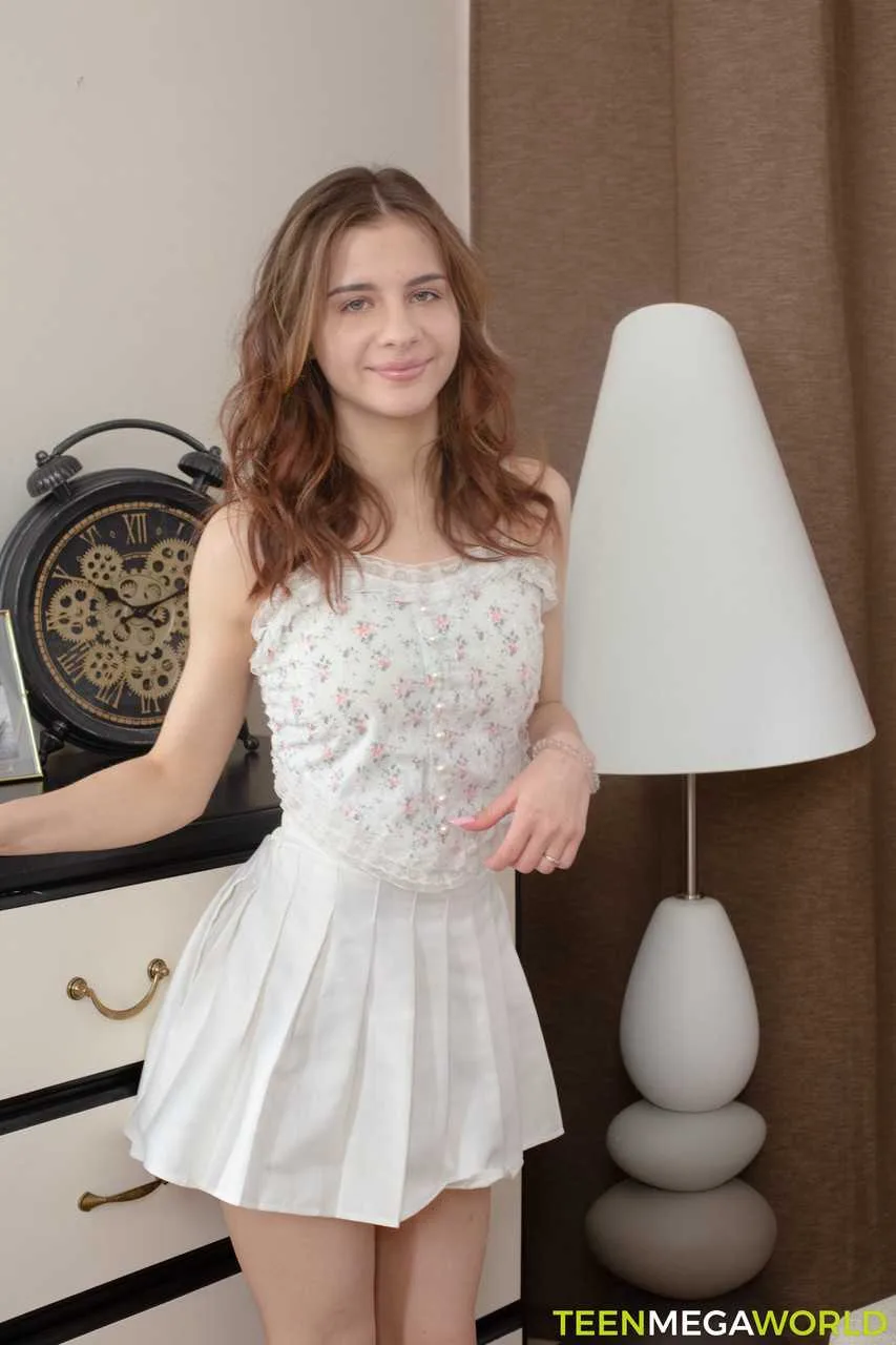 Mia Mi photo 1 — Russian, Brown