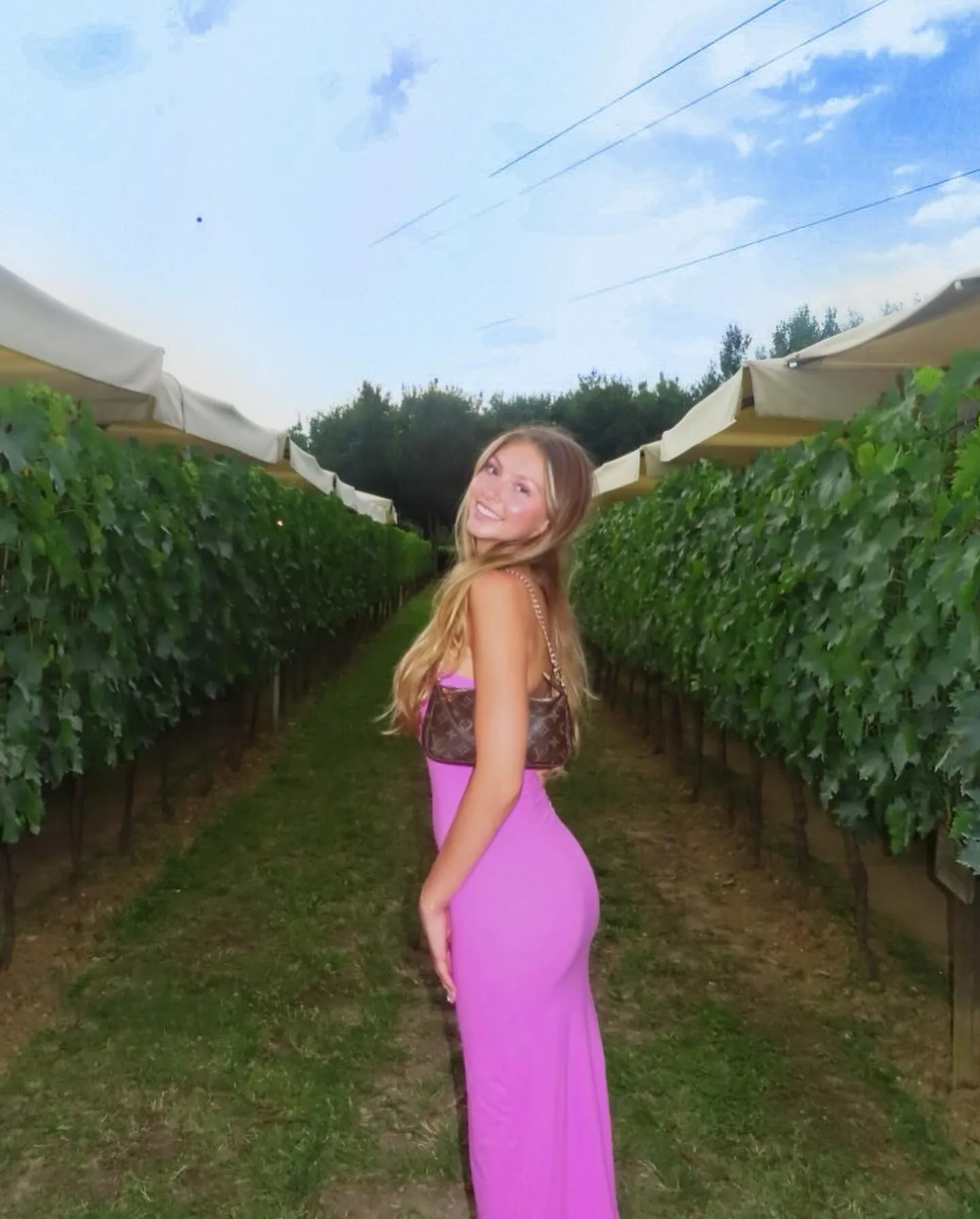 Mia Steele photo 2 — Blonde, Slim