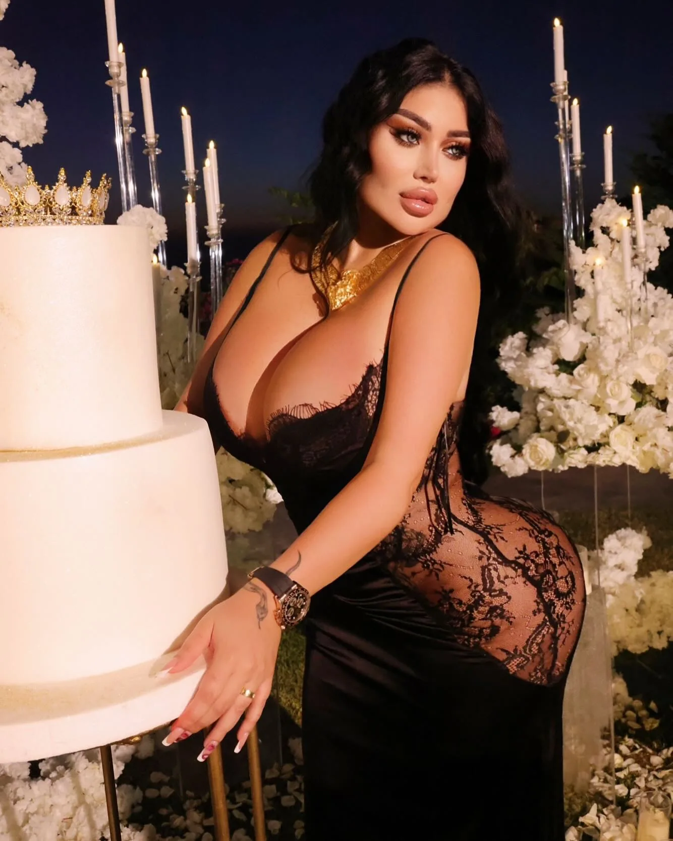 Micha Menassa — Influencer, Model, Emirian
