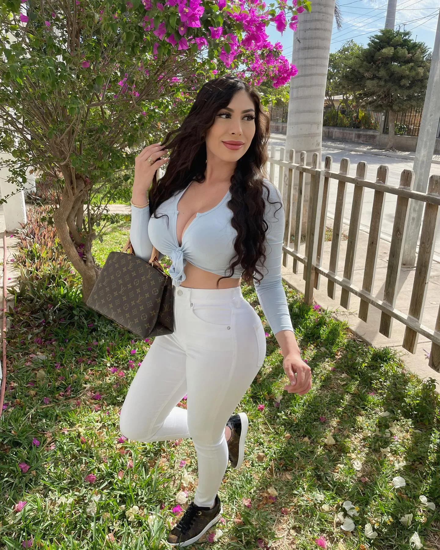 Michelle Balderrama photo 2 — Brown, BBW