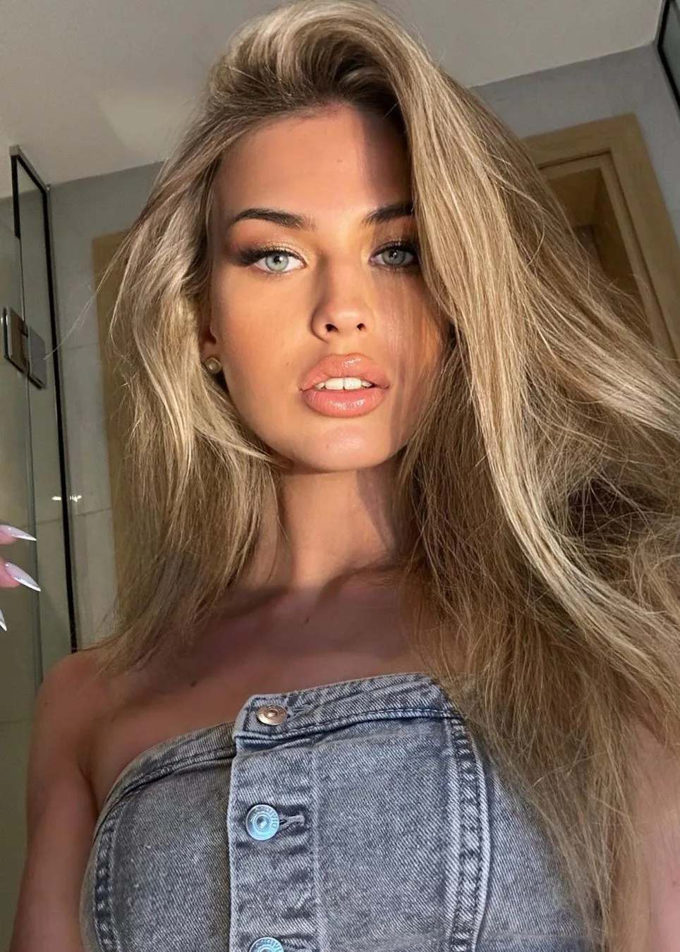 Mila Spirina photo 23 — Mixed-race (primarily Caucasian), Influencer, Model