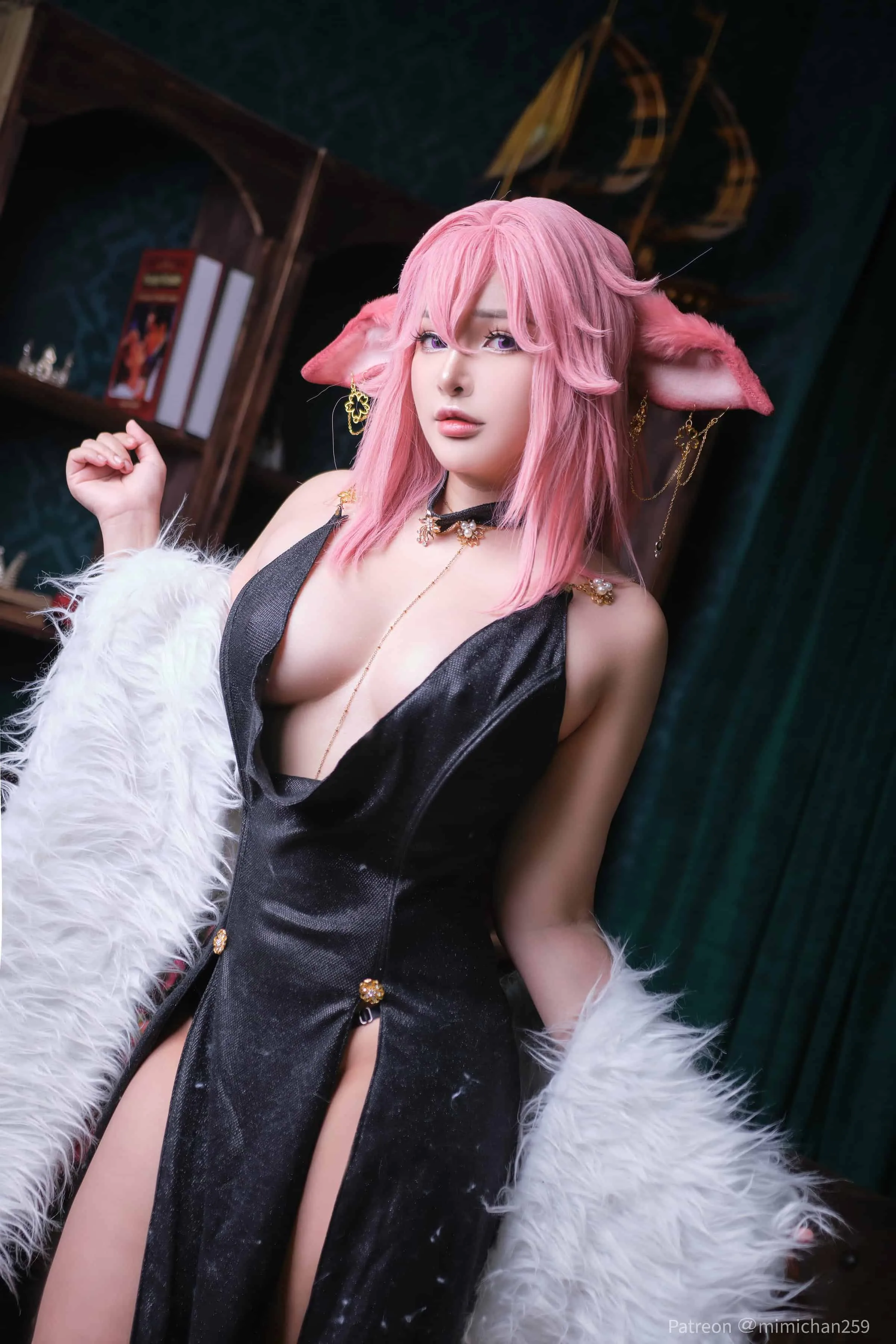 MiMi Chan photo 2 — Blonde, Slim