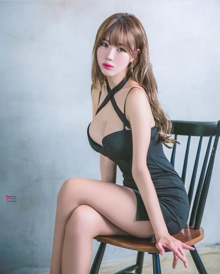 Min Han Na photo 13 — South Korean, Brown