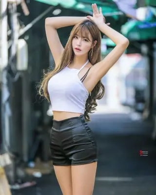 Min Han Na photo 3 — Slim, Brown