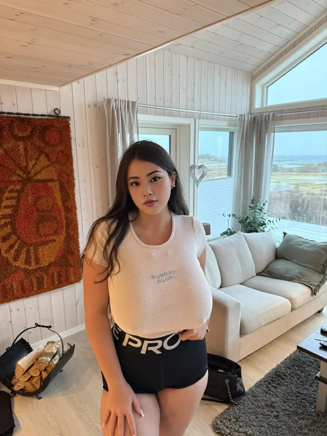 Min Ji Lee photo 14 — Asian, South Korean