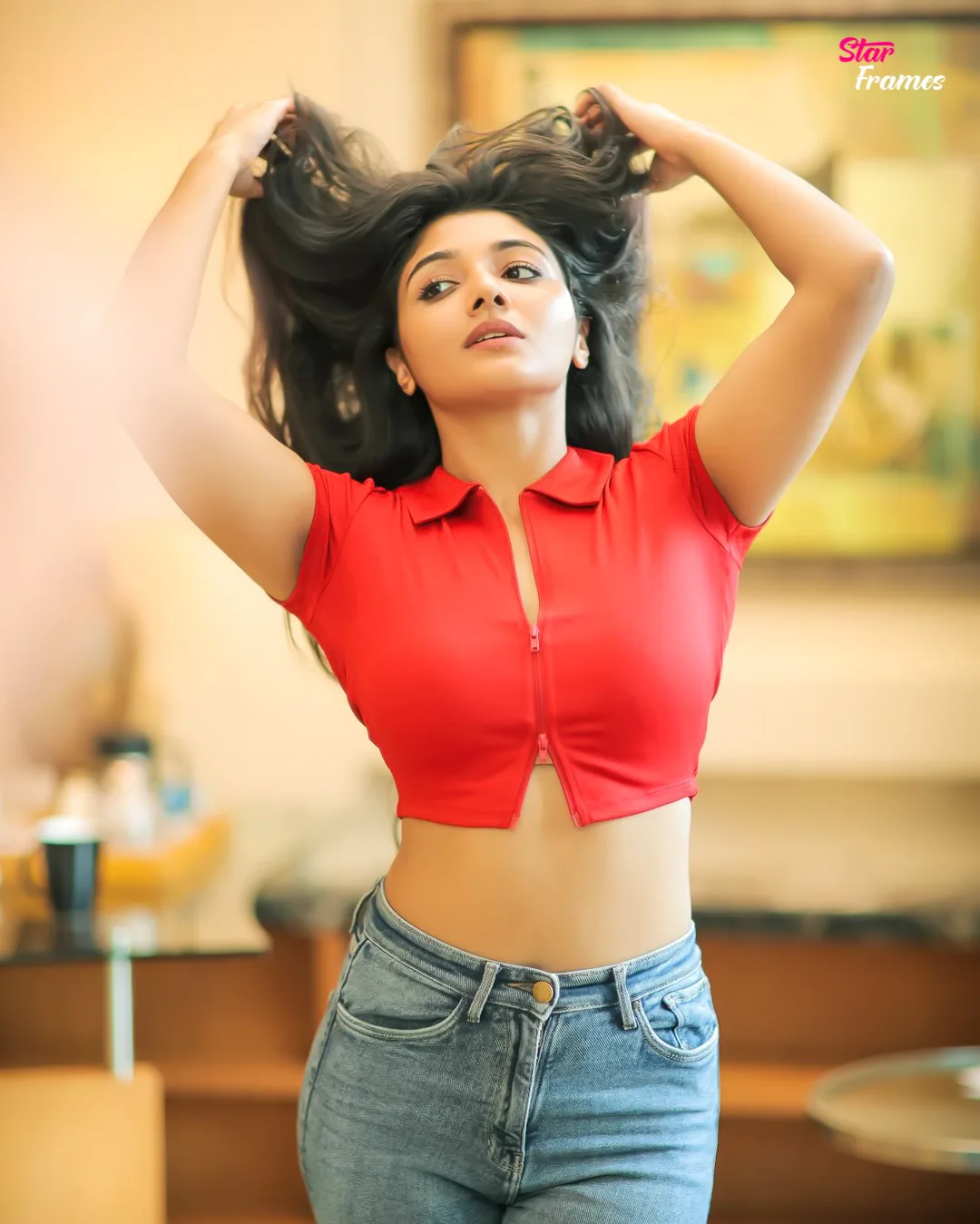 Mirna Menon photo 2 — Black, Slim