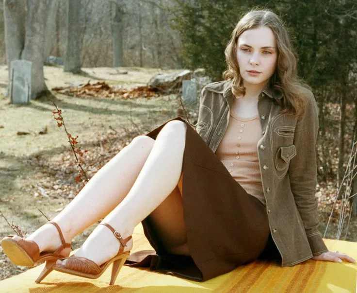 Misty Mundae photo 13 — American, Brown