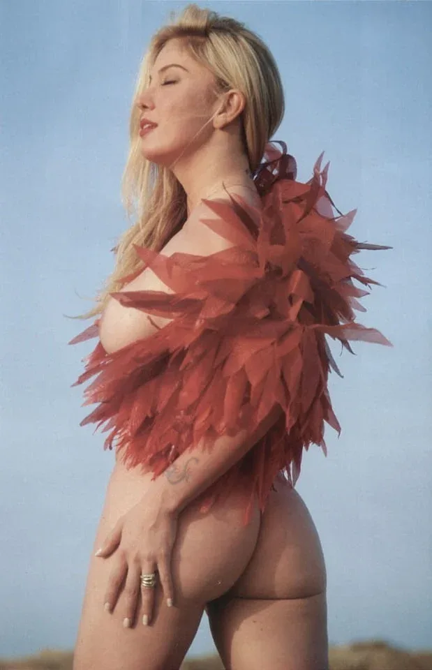 Moana Pozzi photo 12 — Politician (former), Porn Star (former), TV Host (former), Italian
