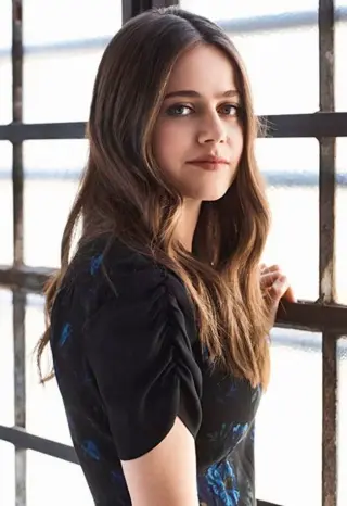 Molly Gordon photo 11 — Caucasian, Actress, Director, Writer