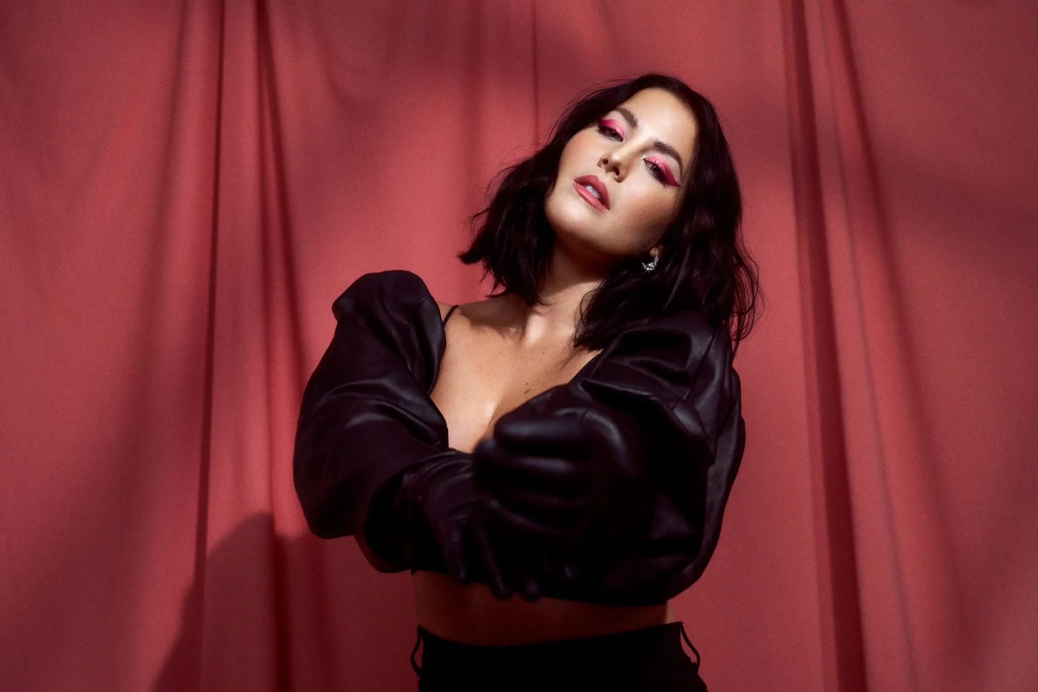 Molly Sanden photo 13 — Swedish, Red