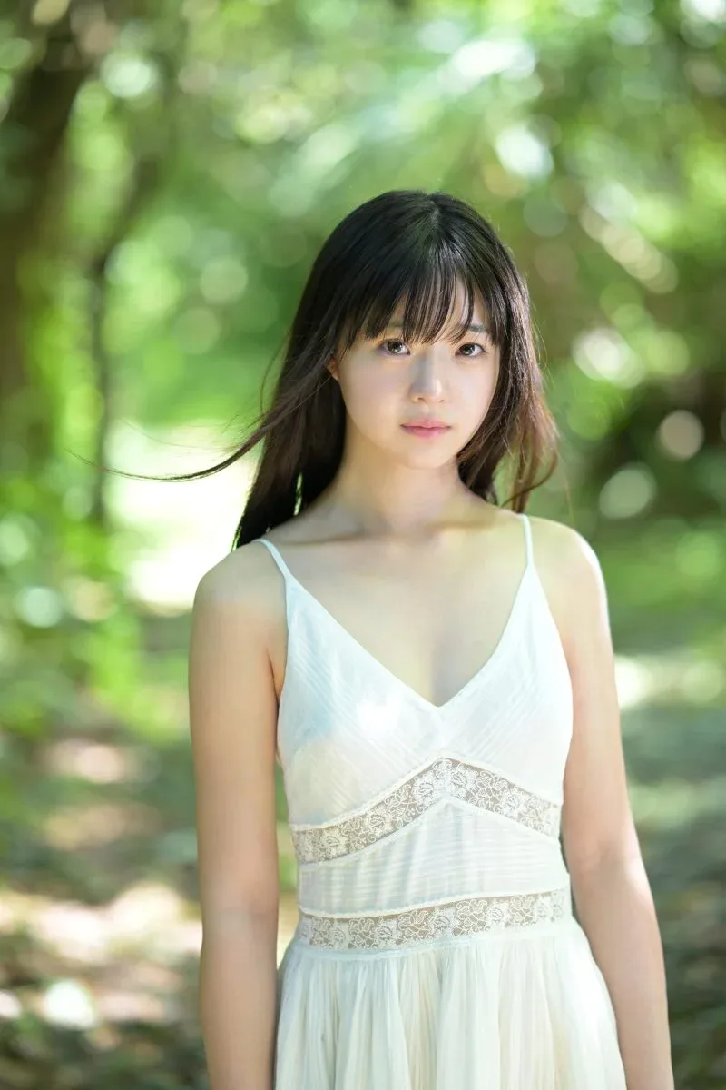 Momo Inoue photo 13 — Slim, Asian