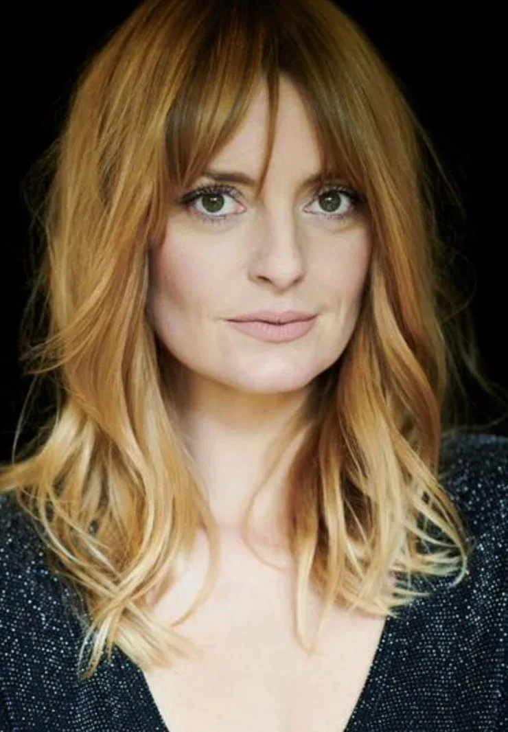 Morgana Robinson photo 4 — Brown, Caucasian