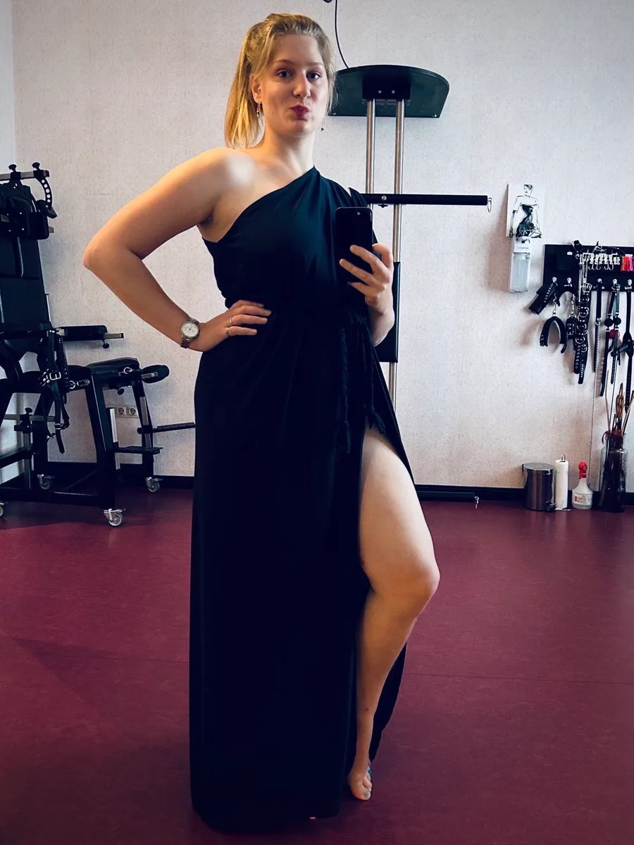 Ms. Pepper — Dominatrix, Fetish Model, German
