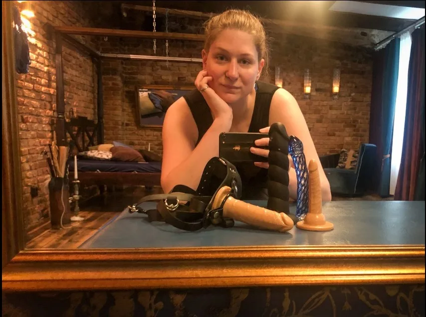 Ms. Pepper photo 14 — Blonde, Athletic