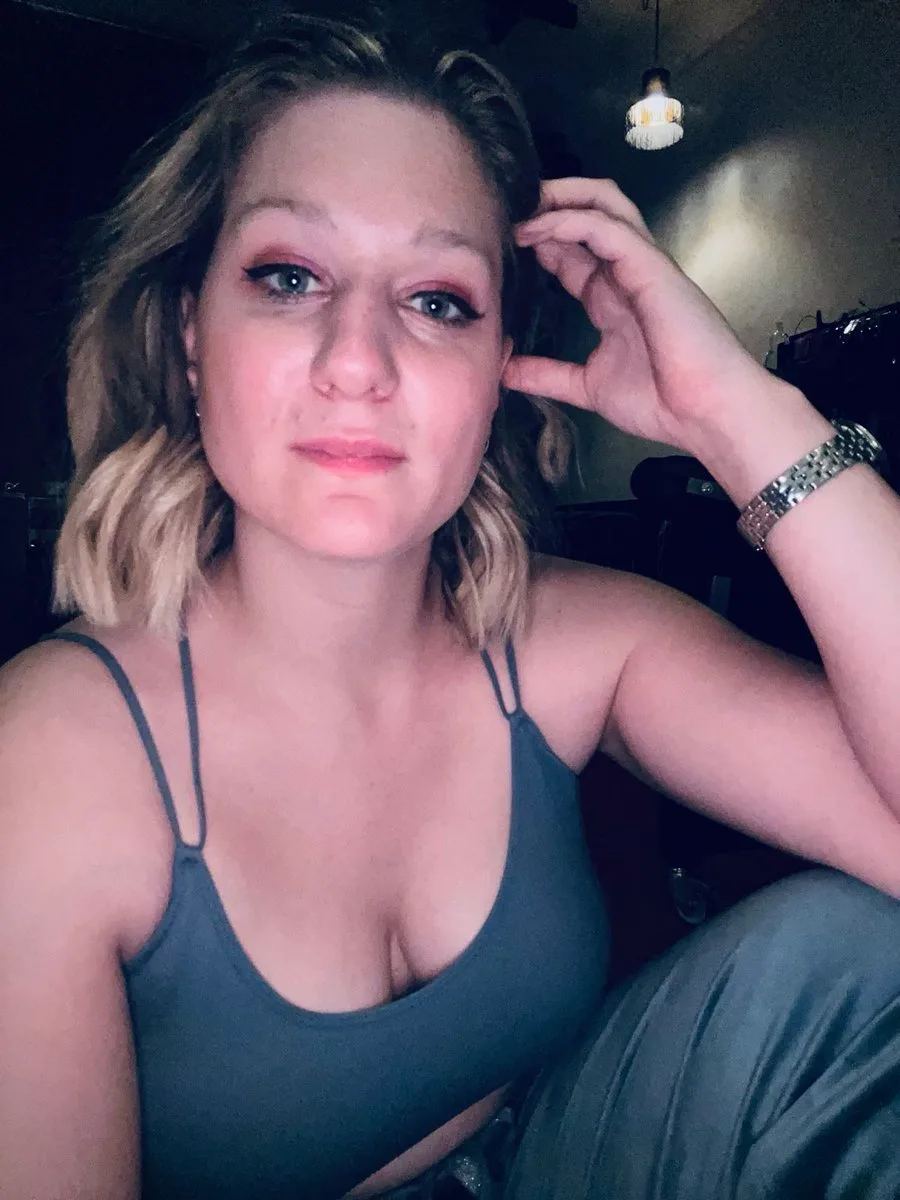 Ms. Pepper photo 8 — Blonde, Athletic