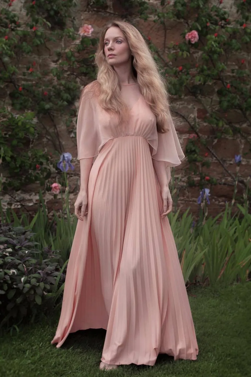 Muse Mercier photo 18 — Artist, Glamour Model, Photographer, British),  (French