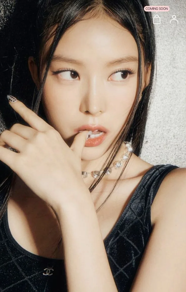 Na Rin photo 2 — Slim, Asian