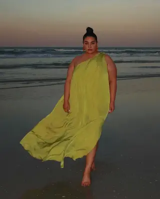 Nadia Aboulhosn photo 2 — Brown, BBW