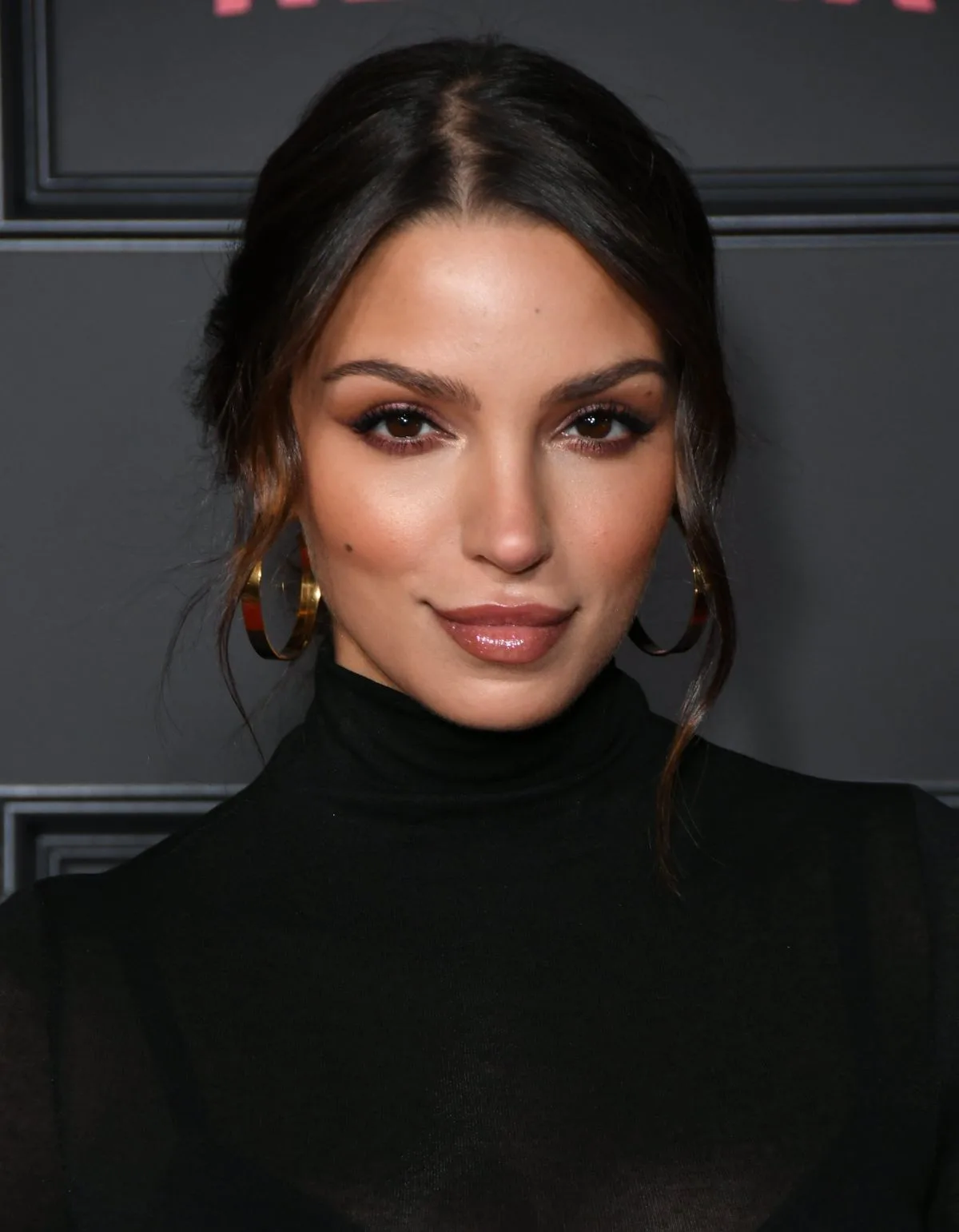 Nadia Gray photo 7 — American, Brown