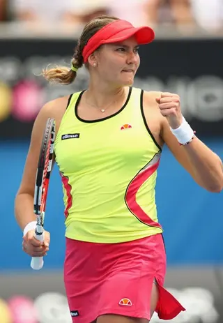 Nadia Petrova photo 3 — Athletic, Brown