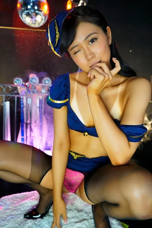 Nanako Miyamura photo 1 — Japanese, Black