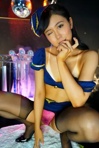 Nanako Miyamura photo 1 — Japanese, Black
