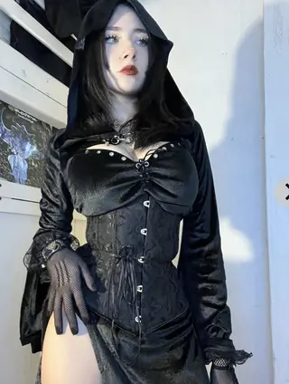 Nao Esparragoza photo 11 — Caucasian, Cosplayer, Digital Creator, Gamer, Influencer, TikTok Star