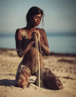 Naomi Nash (Playboy) photo 8 — Black, Slim