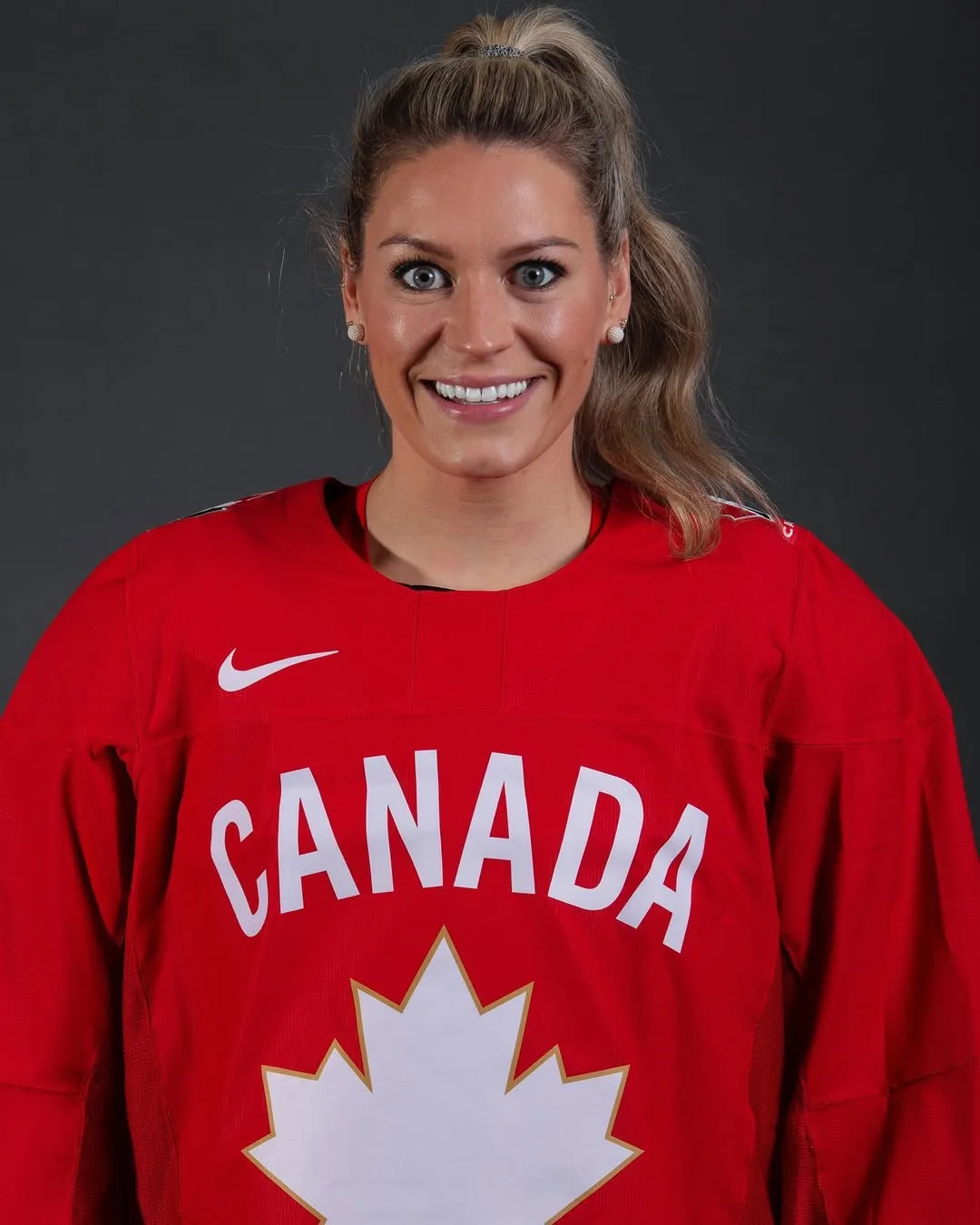 Natalie Spooner photo 11 — Caucasian, Sportswoman: Hockey Player
