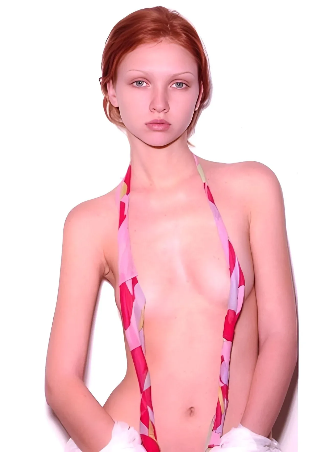 Nataliya Piro photo 8 — Red, Slim