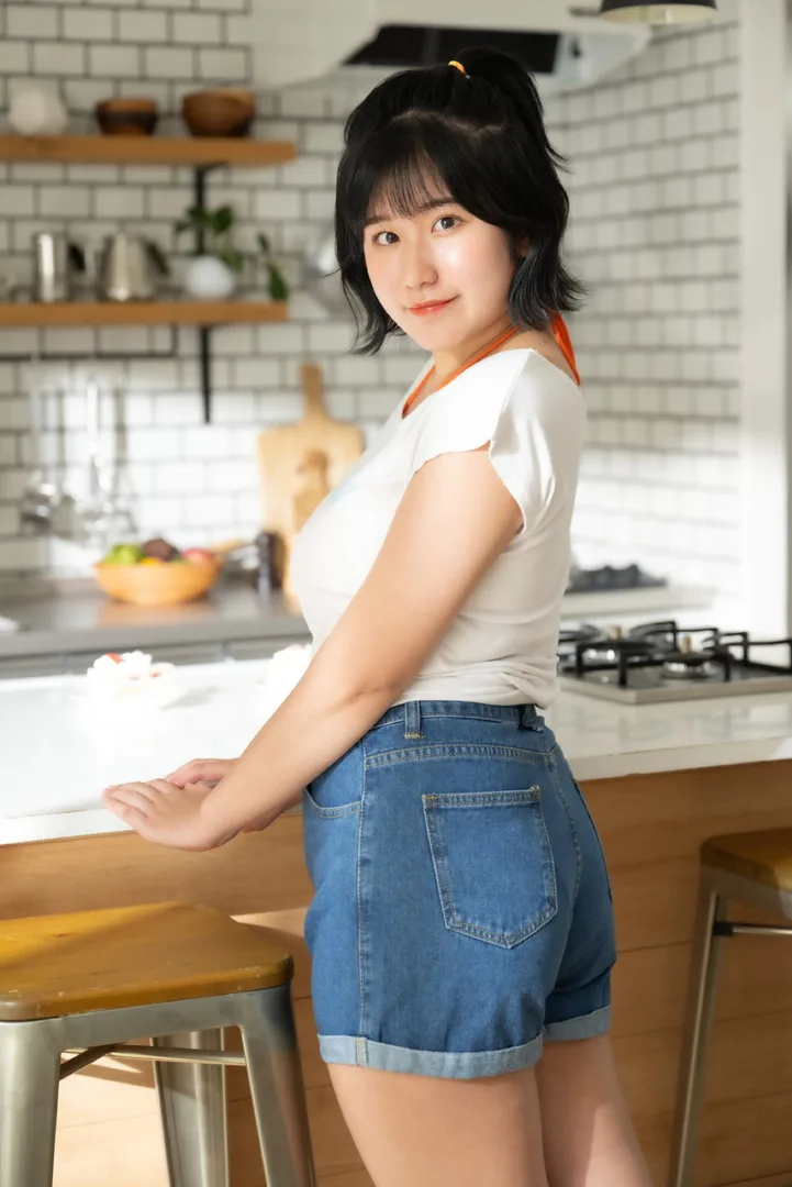 Natsu Asano photo 3 — Asian, Gravure Idol