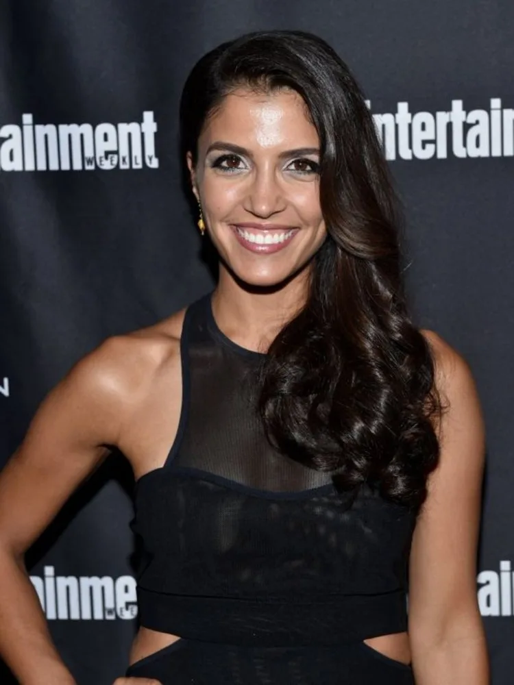Nazneen Contractor photo 7 — Canadian, Black