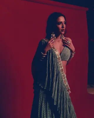 Neha Shetty photo 3 — Average, Brown