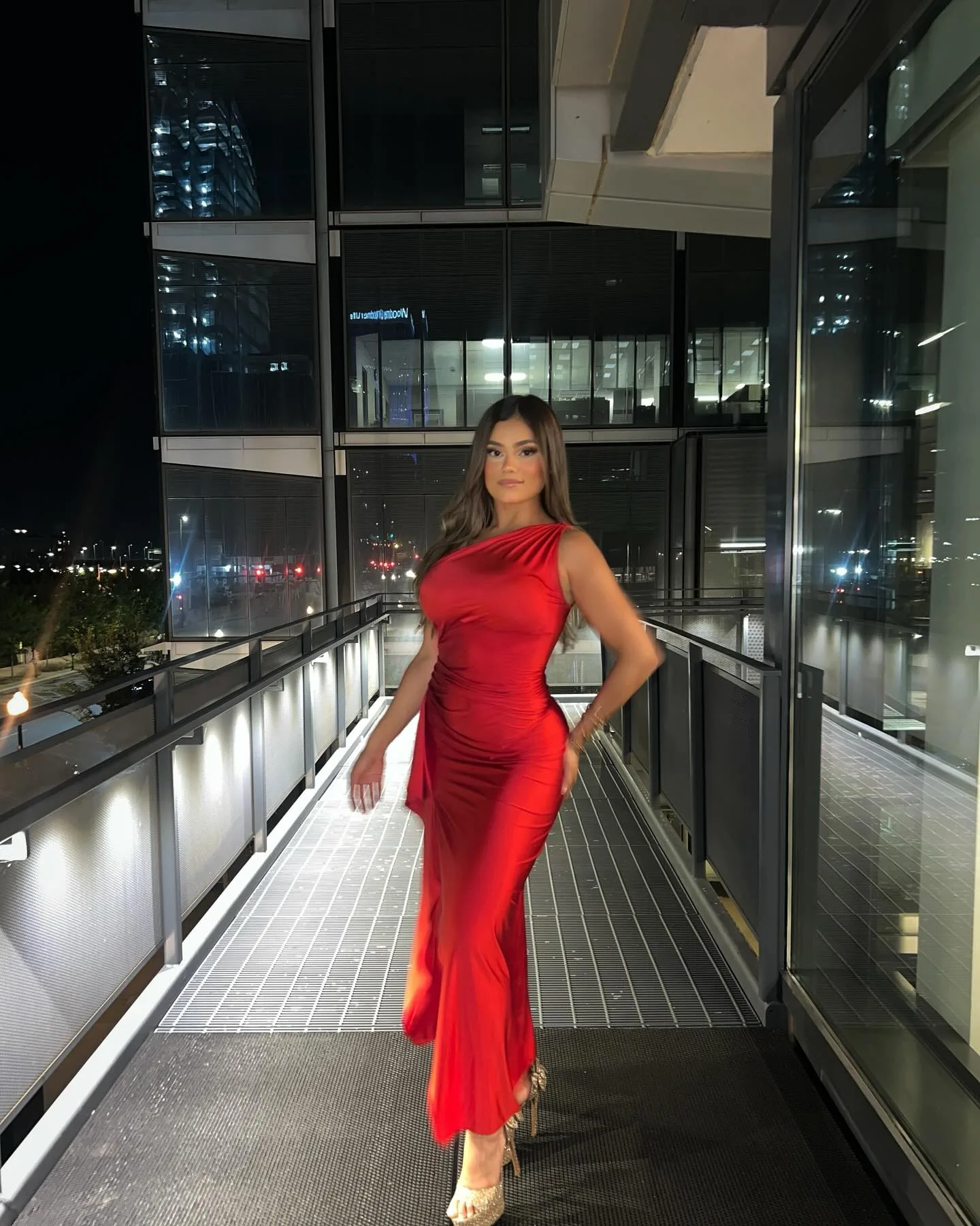 Neli Hernandez photo 7 — Mexican, Brown