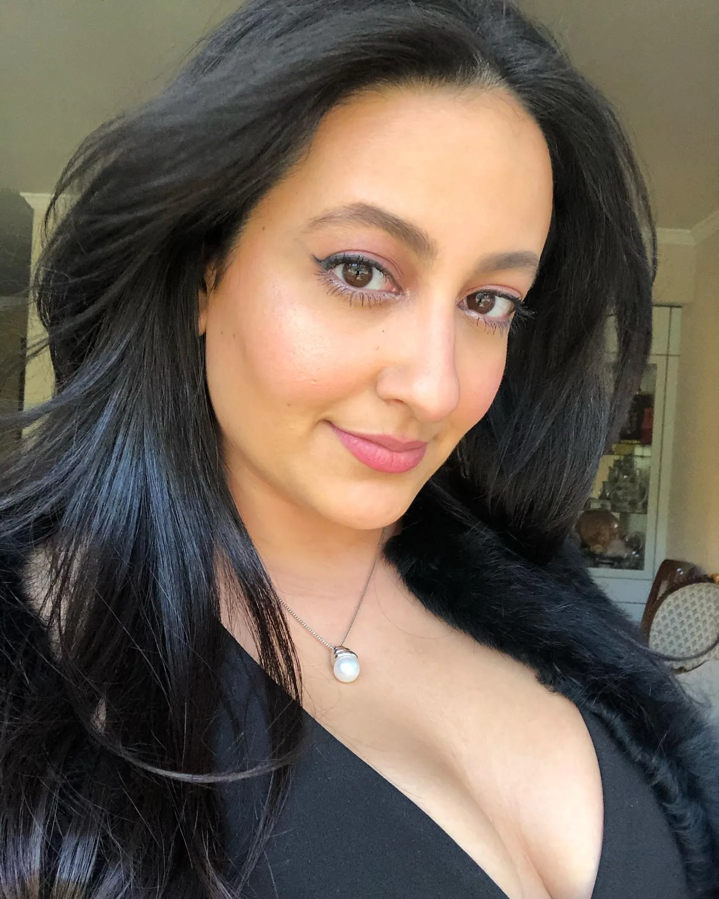 Nicole Enayati photo 9 — Chubby, Brown