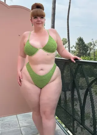 Nicole Herring photo 3 — BBW, Brown