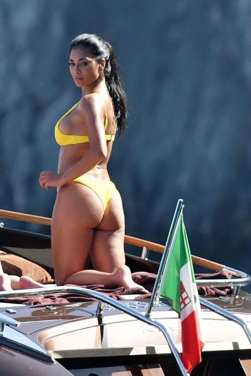 Nicole Scherzinger photo 14 — Black, Slim