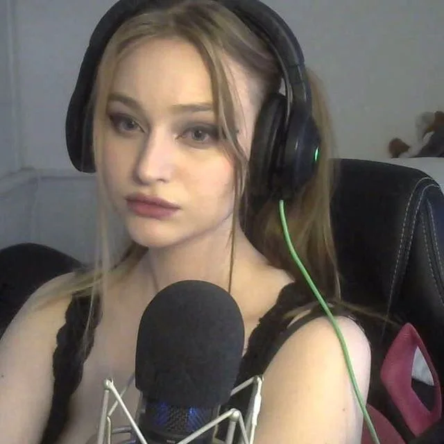 Nihachu photo 14 — Blonde, Average