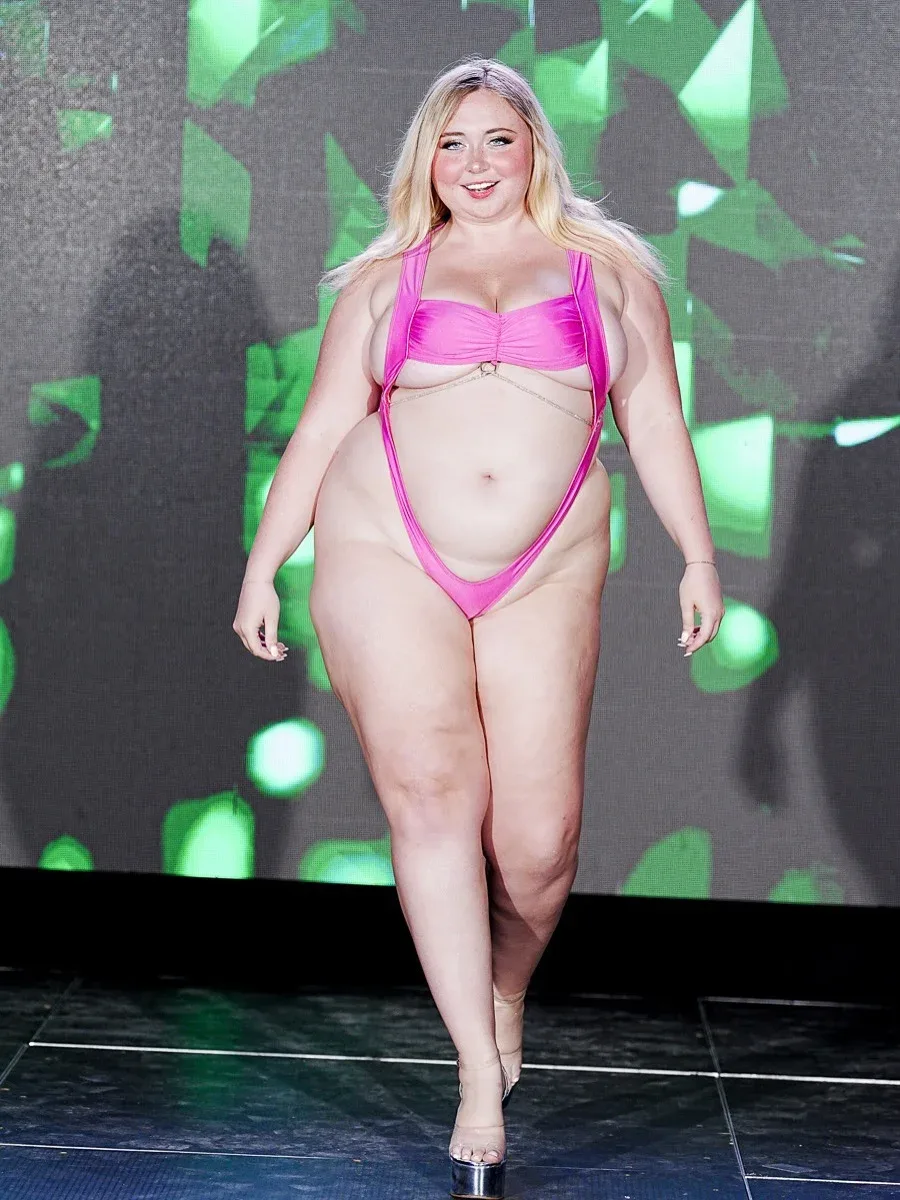 Niki Peacock photo 12 — Influencer, Plus Size Model, American