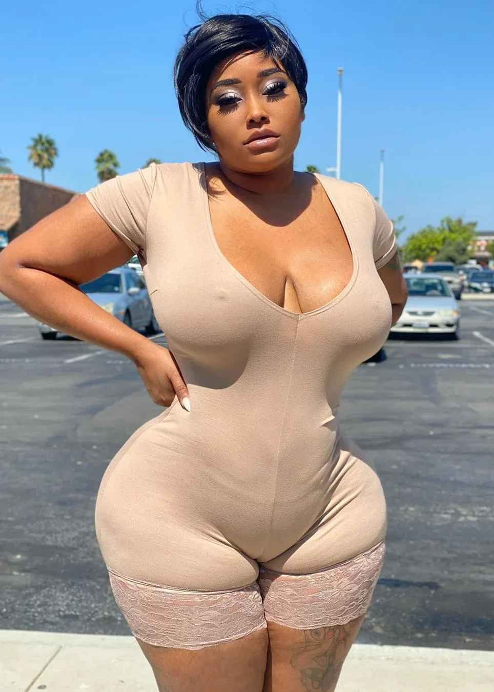 Nikia Renee photo 3 — BBW, Brown