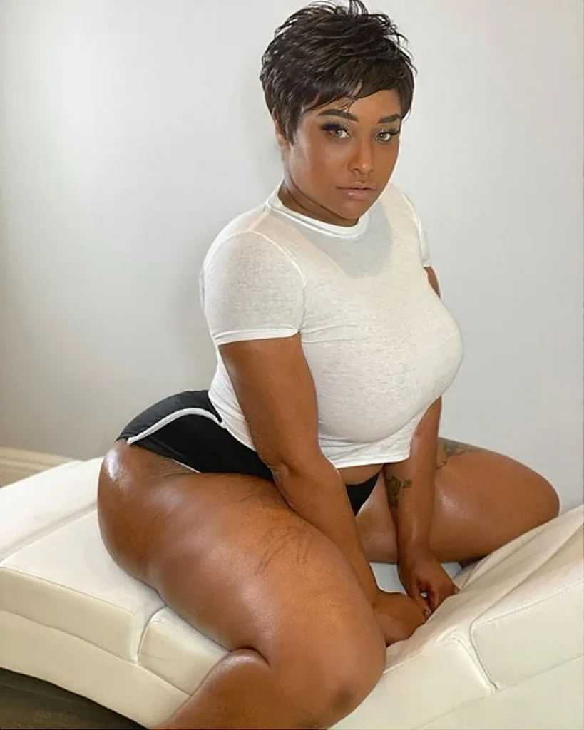 Nikia Renee photo 5 — Mixed-race (primarily Black), Adult Model, Cosplayer, Plus Size Model