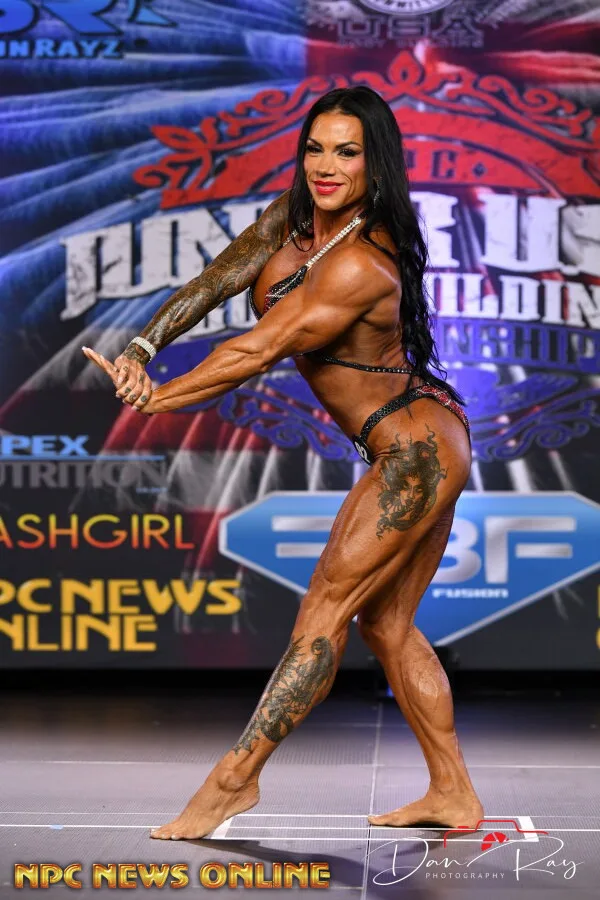Nikki Hanshaw photo 6 — Bodybuilder, Dominatrix, Fetish Model, American