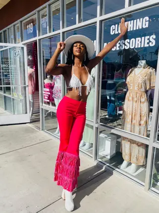 Nikyah Travis photo 21 — American, Brown