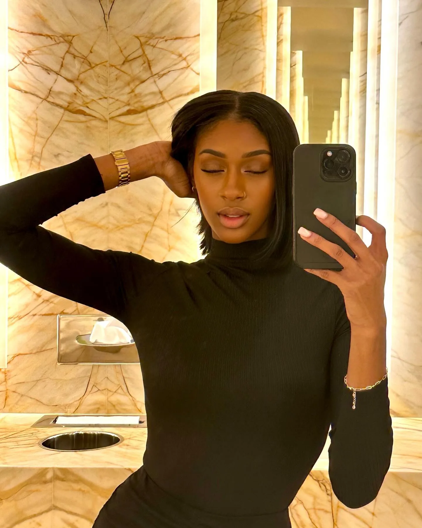 Nikyah Travis photo 23 — Brown, Black
