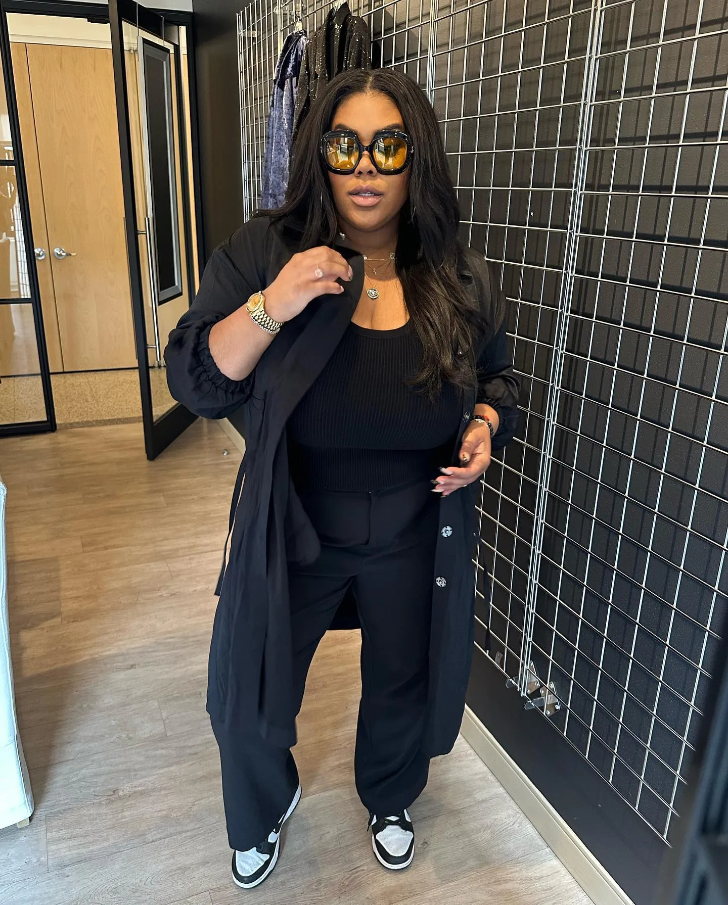 Nina Parker photo 16 — Brown, Black