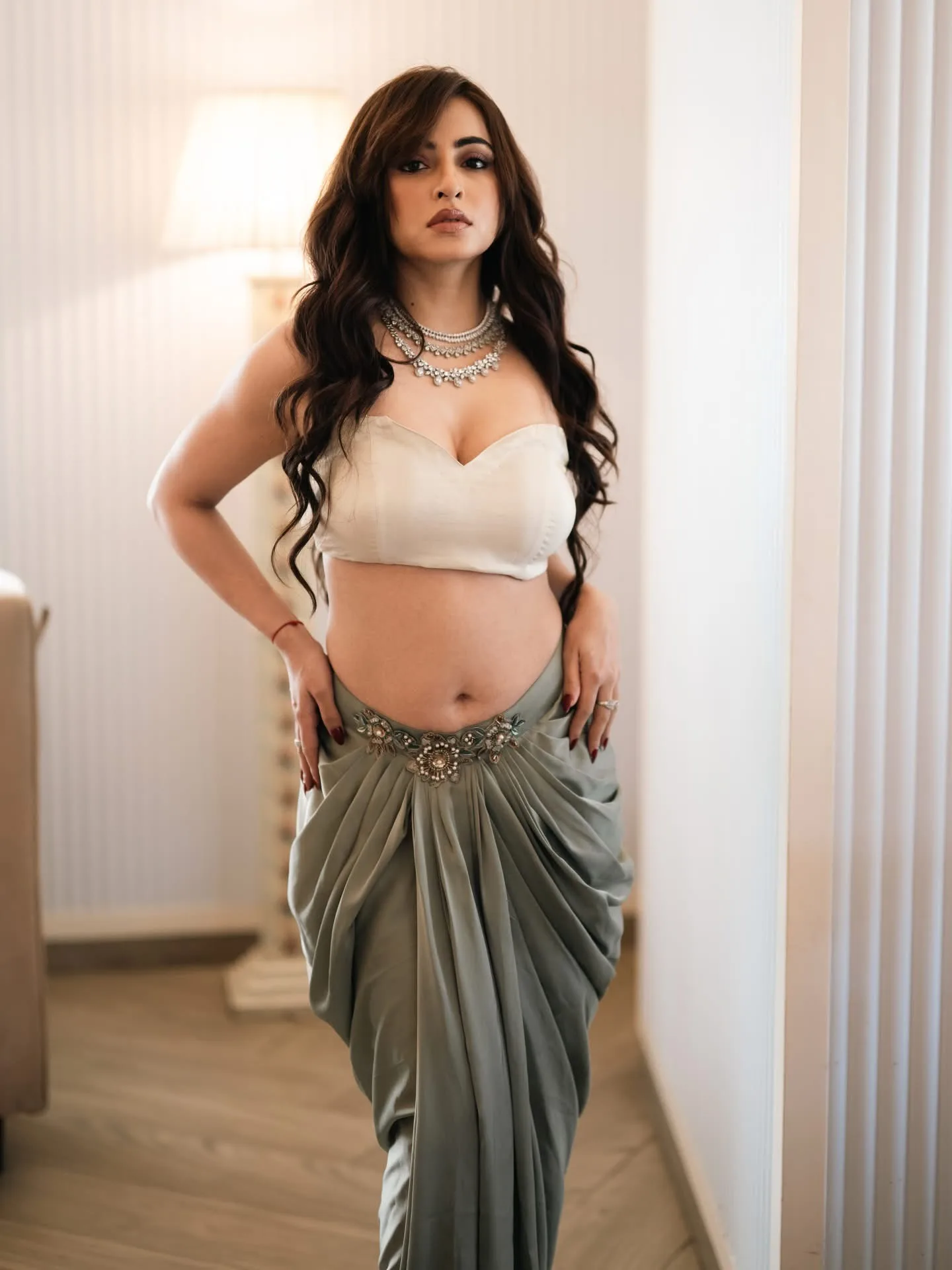Niyati Fatnani photo 10 — Brown, Asian