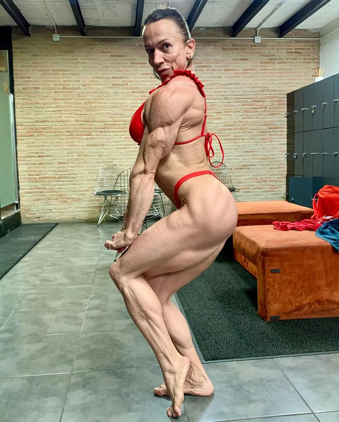Oana Marinescu photo 3 — Bodybuilder, Fitness Model, Romanian