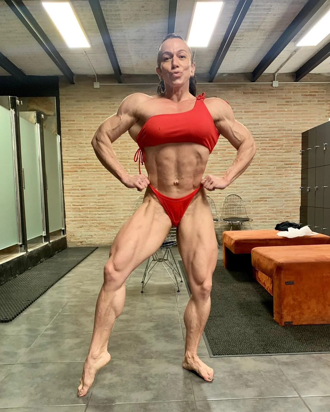Oana Marinescu photo 4 — Romanian, Caucasian