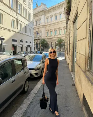 Oanh photo 1 — Vietnamese, Black