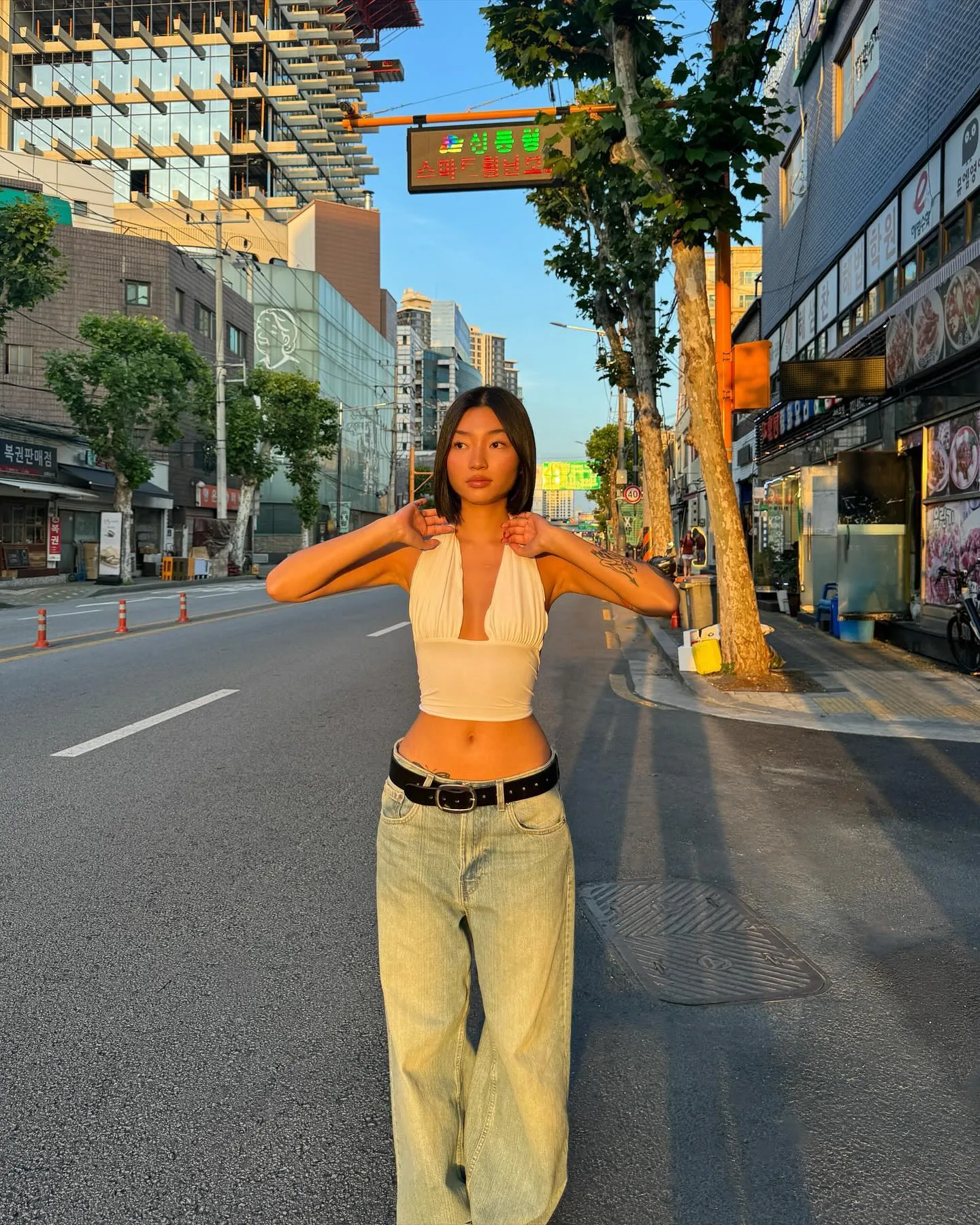 Oanh photo 3 — Asian, Influencer